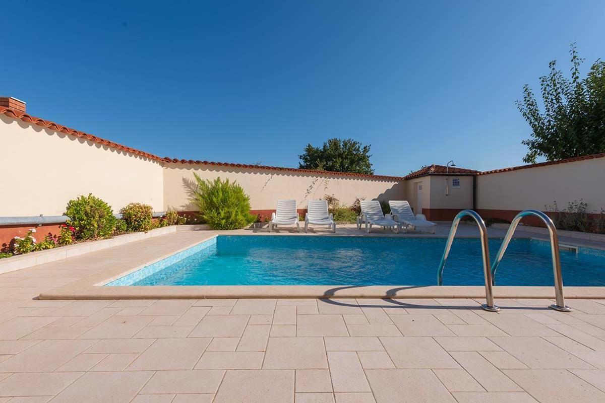 House Melly With Swimming Pool Villa Rovinjsko Selo Eksteriør bilde