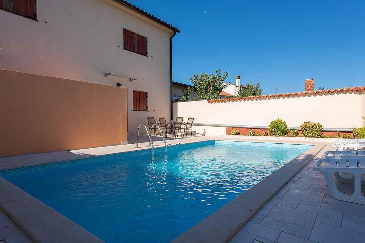 House Melly With Swimming Pool Villa Rovinjsko Selo Eksteriør bilde